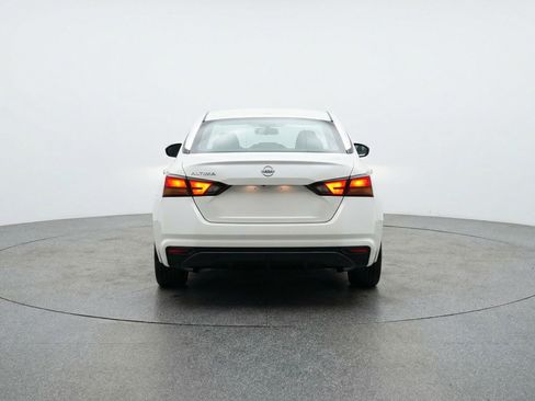 Used 2025 Nissan Altima 2.5 SV FWD image 7