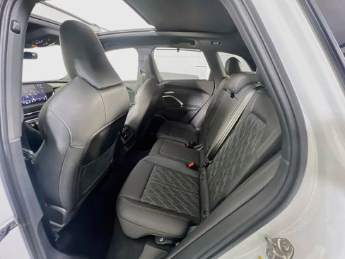 Used 2025 Audi SQ5 Premium Plus AWD/4WD image 25