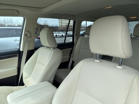 Used 2022 Lexus GX 460 Premium w/ Accessory Package image 12