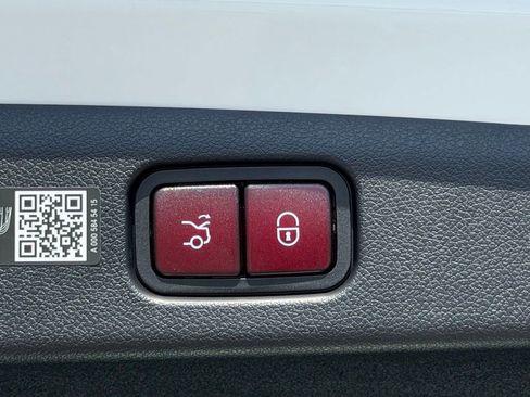 Used 2024 Mercedes-Benz E 350 4MATIC Sedan image 13