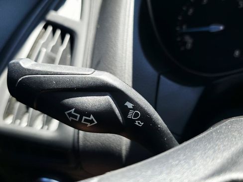 Used 2015 Ford Focus SE w/ Equipment Group 201A FWD image 25