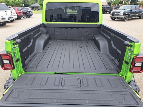 New 2025 Jeep Gladiator Rubicon image 12