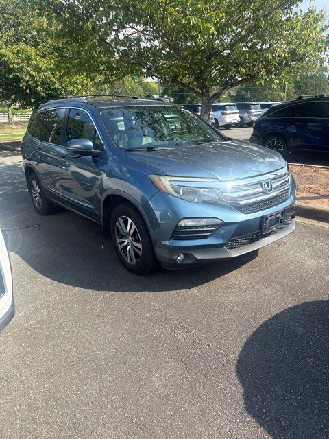 Used 2025 Honda Pilot Elite image 3