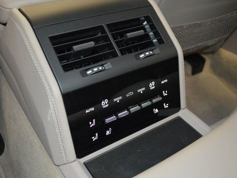 Certified 2025 Porsche Panamera image 36