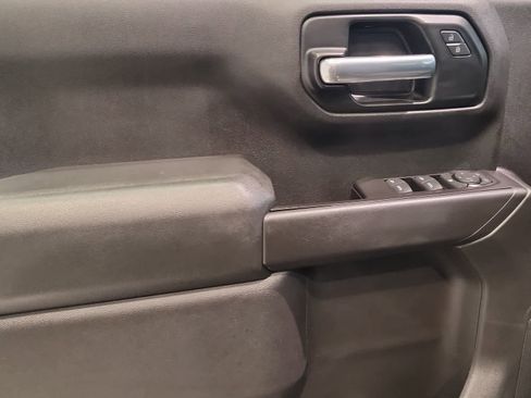 Used 2019 Chevrolet Silverado 1500 Custom Trail Boss w/ Custom Convenience Package image 11