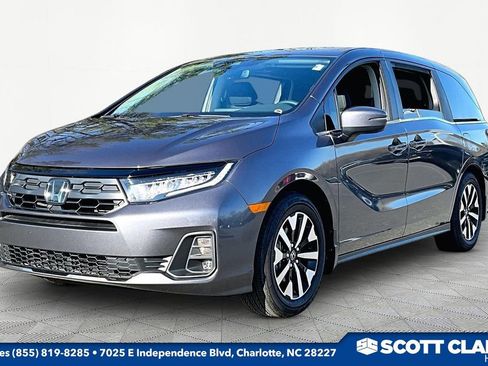 Used 2025 Honda Odyssey EX-L image 3