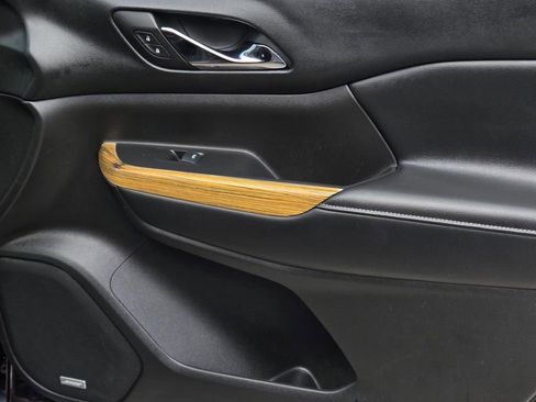 Used 2017 GMC Acadia Denali w/ Technology Package image 8