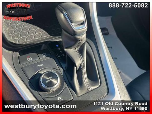 Certified 2022 Toyota RAV4 XLE Premium AWD/4WD image 32