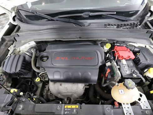 Used 2018 Jeep Renegade Sport w/ Power & Air Group image 39