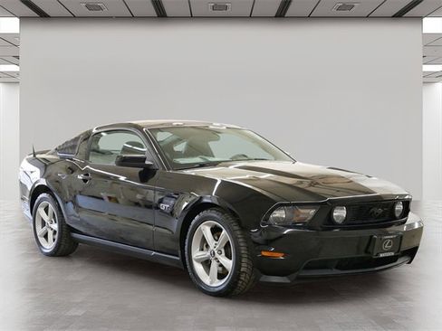 Used 2010 Ford Mustang GT image 1