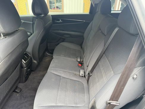 Used 2016 Kia Sorento AWD w/ LX Convenience Package image 12