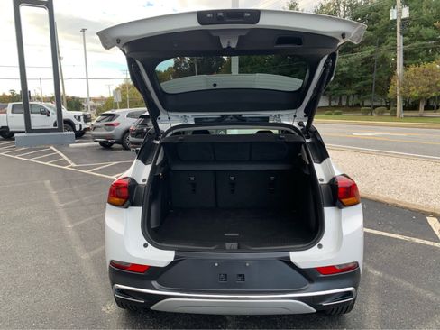 Used 2022 Buick Encore GX Essence image 5