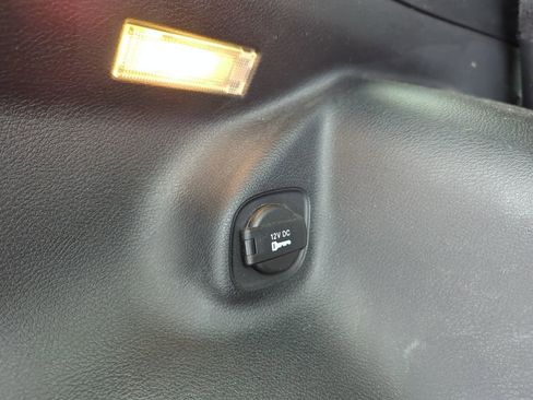 Used 2021 Jeep Cherokee Latitude image 36