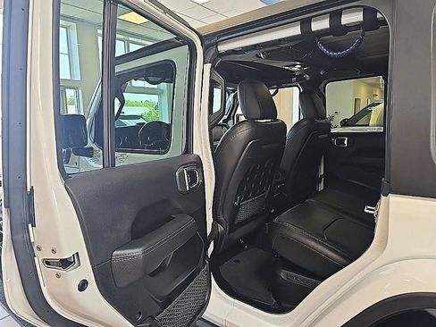 Used 2022 Jeep Wrangler Unlimited Rubicon 4xe w/ Cold Weather Group AWD/4WD image 28