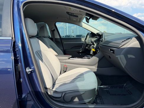Used 2021 Hyundai Sonata SE w/ Preferred Accessory Package FWD image 22