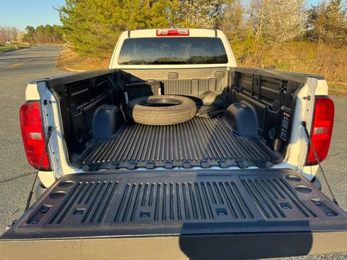 Used 2020 Chevrolet Colorado LT w/ Safety Package image 21