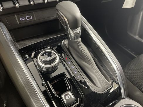 New 2025 GMC Canyon Elevation w/ Convenience Package image 26