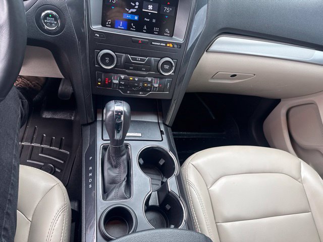Used 2019 Ford Explorer XLT w/ Equipment Group 202A FWD image 17
