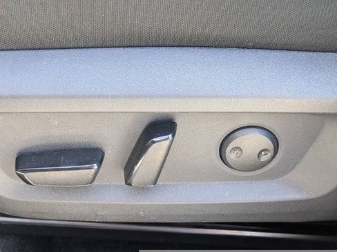 Used 2025 Nissan Rogue SV FWD image 18