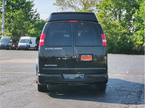 Used 2019 Chevrolet Express 2500 w/ Enhanced Convenience Package RWD image 9