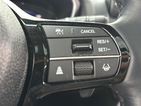 Certified 2024 Honda Pilot Elite image 30