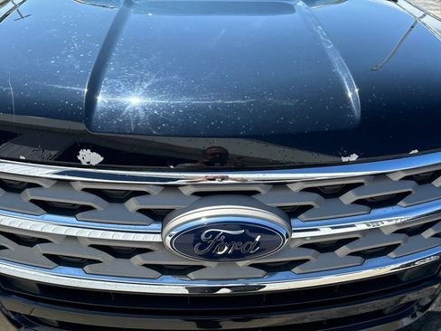 Used 2018 Ford Explorer XLT AWD/4WD image 7