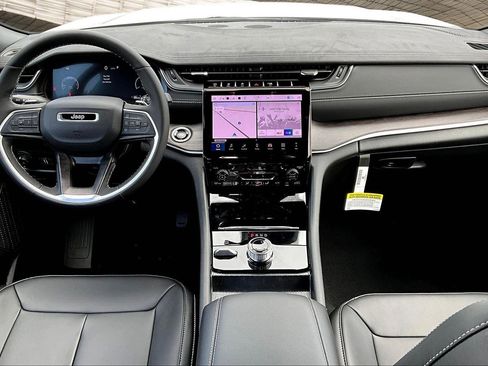 New 2025 Jeep Grand Cherokee Limited w/ Trailer Tow Package image 5