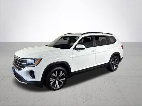 Used 2024 Volkswagen Atlas SE AWD/4WD image 2