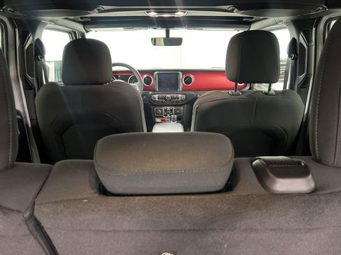 Used 2023 Jeep Wrangler Unlimited Rubicon image 10