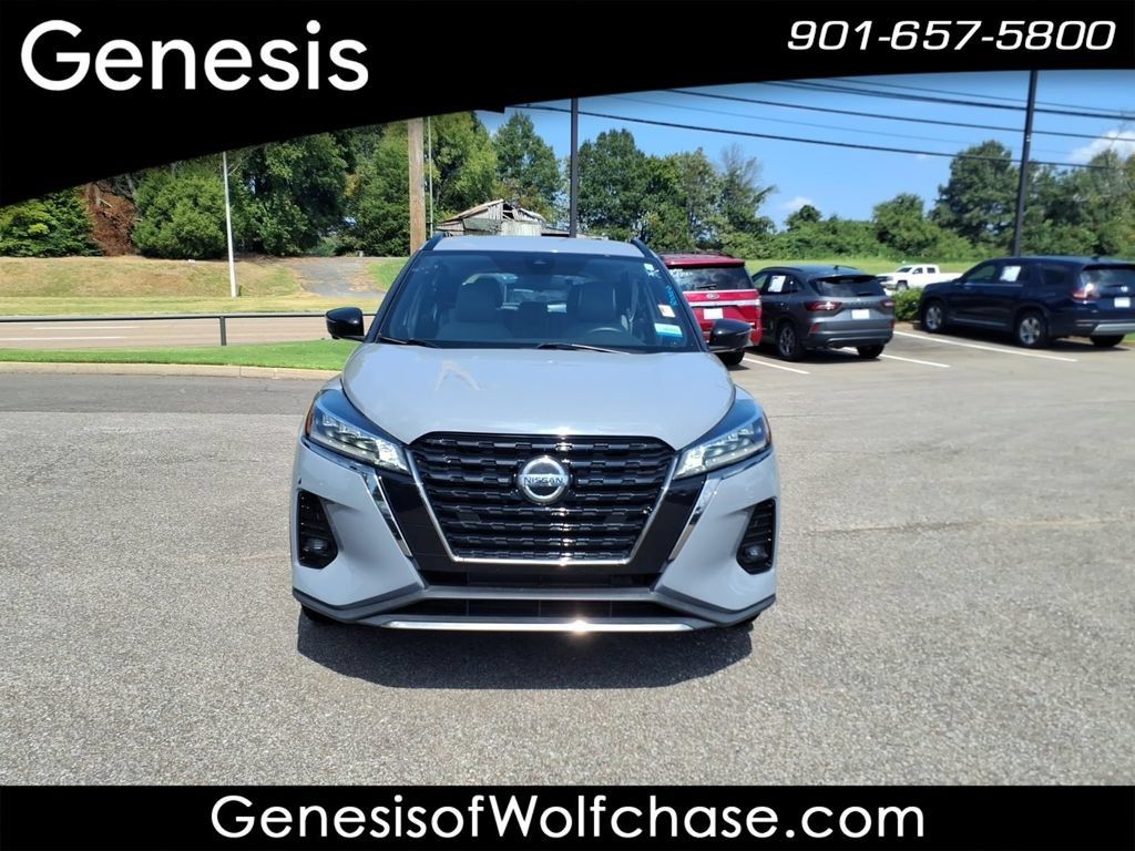 Used 2021 Nissan Kicks SR w/ SR Premium Package FWD image 8