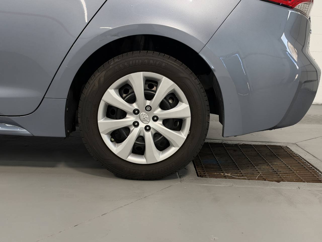 Used 2021 Toyota Corolla LE FWD image 11