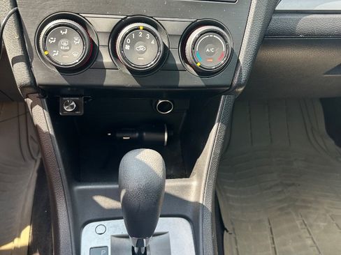 Used 2013 Subaru Impreza 2.0i AWD/4WD image 9