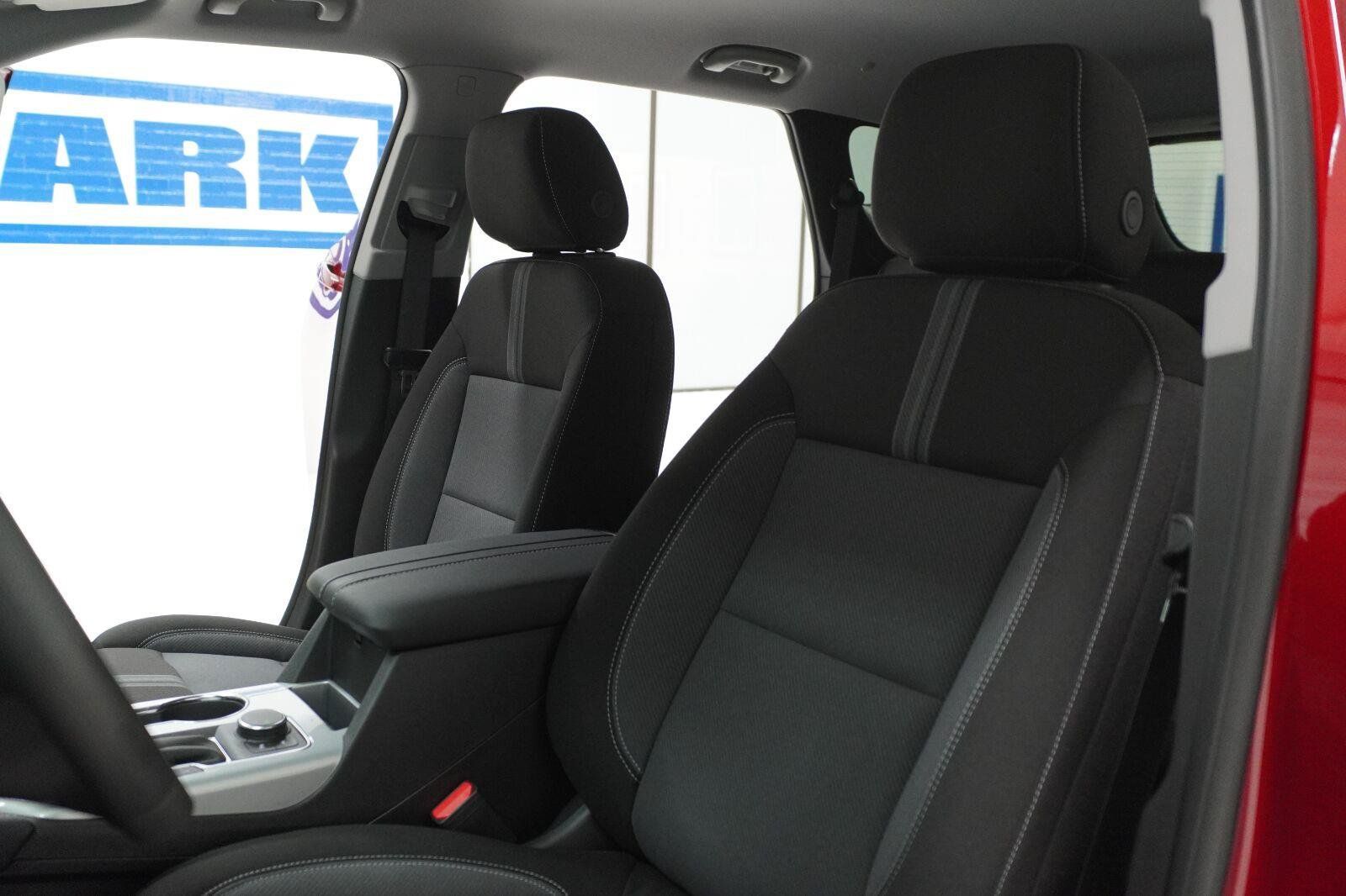 New 2026 Chevrolet Blazer LT w/ Convenience Package FWD image 6