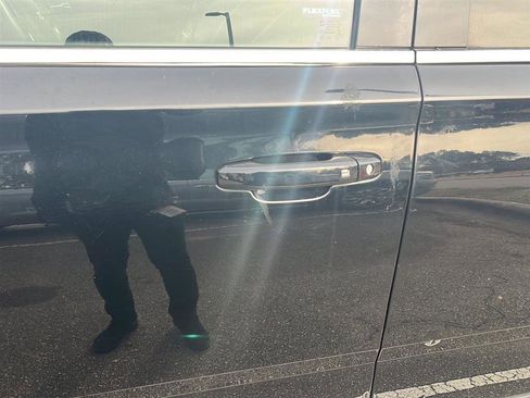 Used 2015 Chevrolet Suburban LT w/ Luxury Package image 42