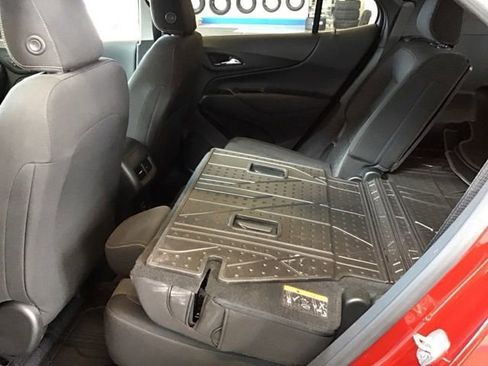 Used 2022 Chevrolet Equinox LT image 32