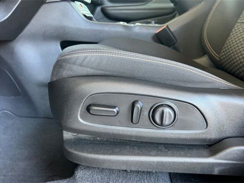 Used 2021 GMC Terrain SLE w/ Driver Convenience Package image 13