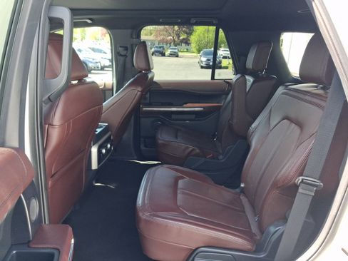 Used 2023 Ford Expedition Limited AWD/4WD image 18