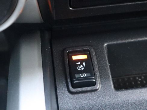 Used 2021 Nissan Titan SV w/ SV Convenience Package image 89