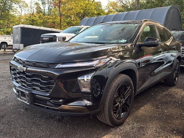 Used 2024 Chevrolet Trax ACTIV w/ Sunroof Package FWD image 2