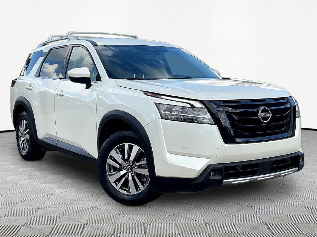 Used 2023 Nissan Pathfinder SL w/ Lighting Package (N92) FWD image 4