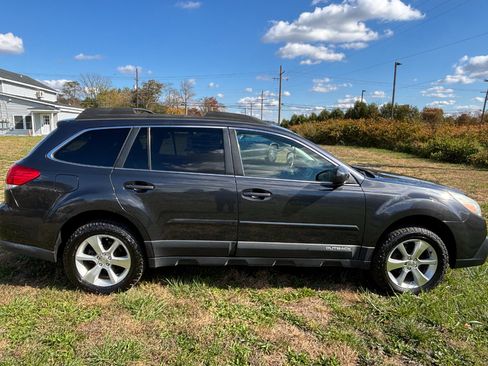 Used 2013 Subaru Outback 2.5i Limited image 4