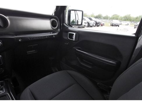 Used 2019 Jeep Wrangler Unlimited Sport S AWD/4WD image 13
