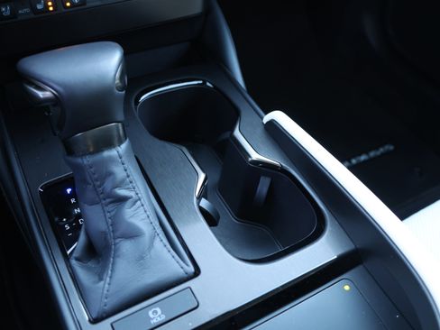 Used 2025 Lexus ES 350 w/ Premium Package image 27