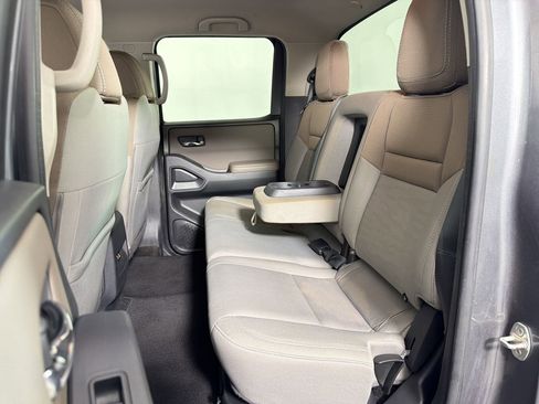 Used 2022 Nissan Frontier SV w/ Technology Package image 14