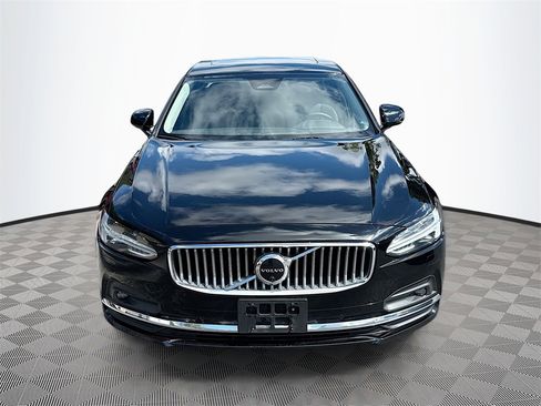 Used 2023 Volvo S90 B6 Plus image 2