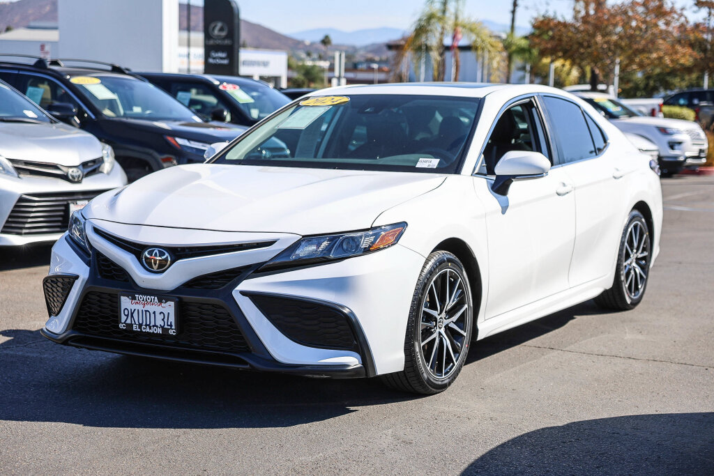 Certified 2024 Toyota Camry SE FWD image 18