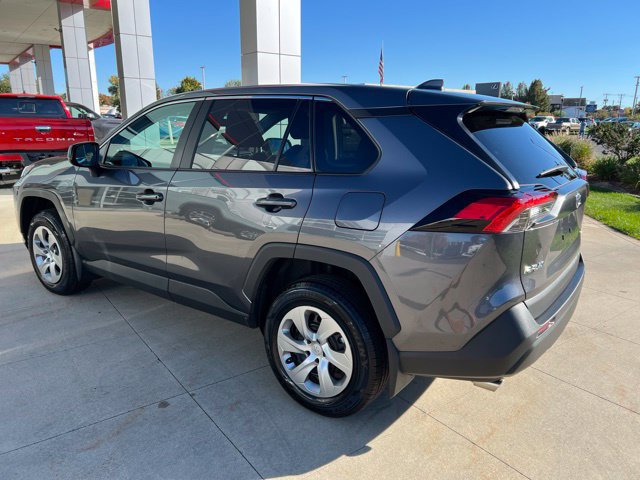 Used 2022 Toyota RAV4 LE AWD/4WD image 6