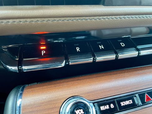 Used 2023 Lincoln Aviator Reserve w/ Equipment Group 201A image 20