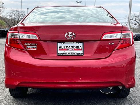 Used 2012 Toyota Camry LE image 4