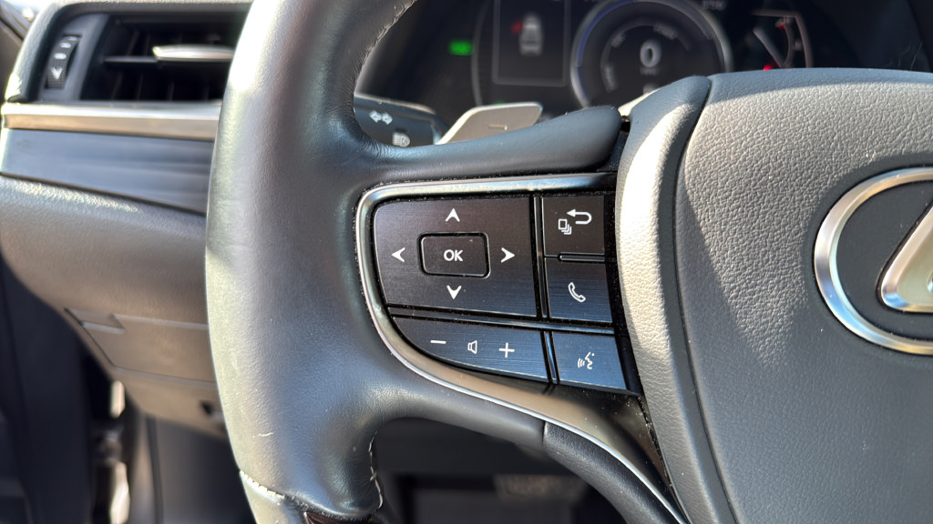 Used 2020 Lexus ES 300h w/ Premium Package FWD image 24